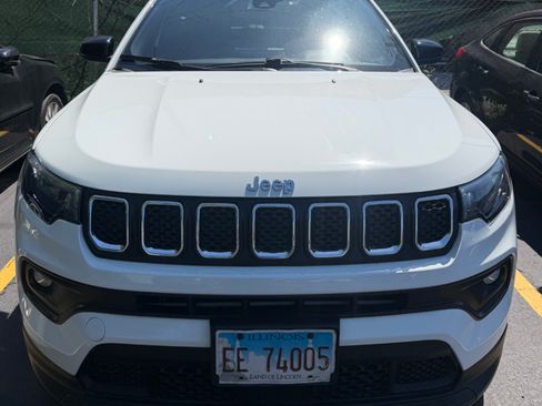 Used 2023 Jeep Compass Latitude AWD/4WD image 18