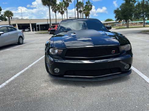 Used 2011 Ford Mustang GT Premium image 4