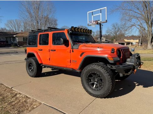 Used 2018 Jeep Wrangler Unlimited Sahara w/ Cold Weather Group image 1