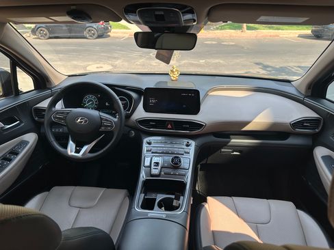 Used 2023 Hyundai Santa Fe SEL Premium image 6