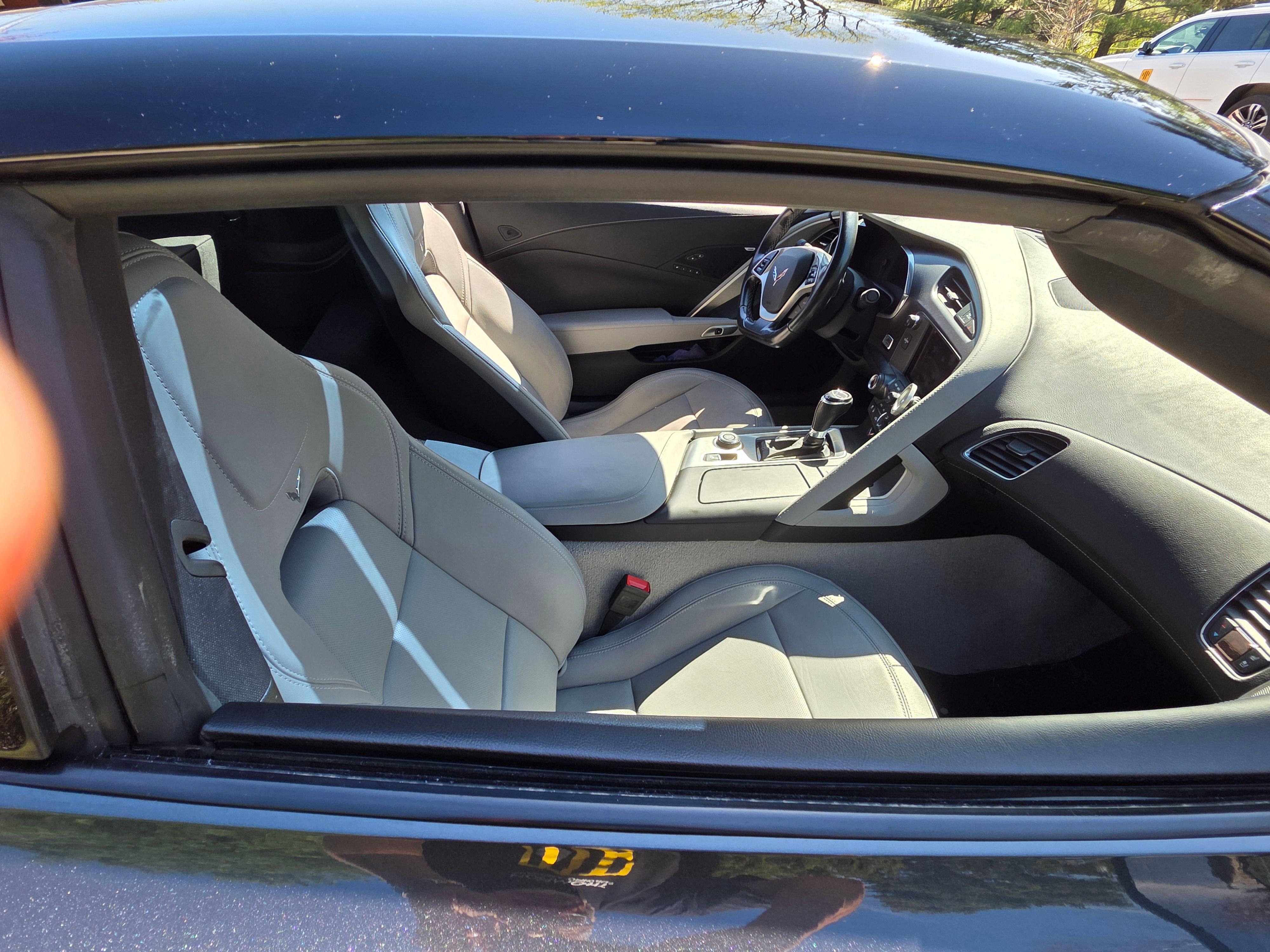 Used 2019 Chevrolet Corvette Stingray Coupe RWD image 5