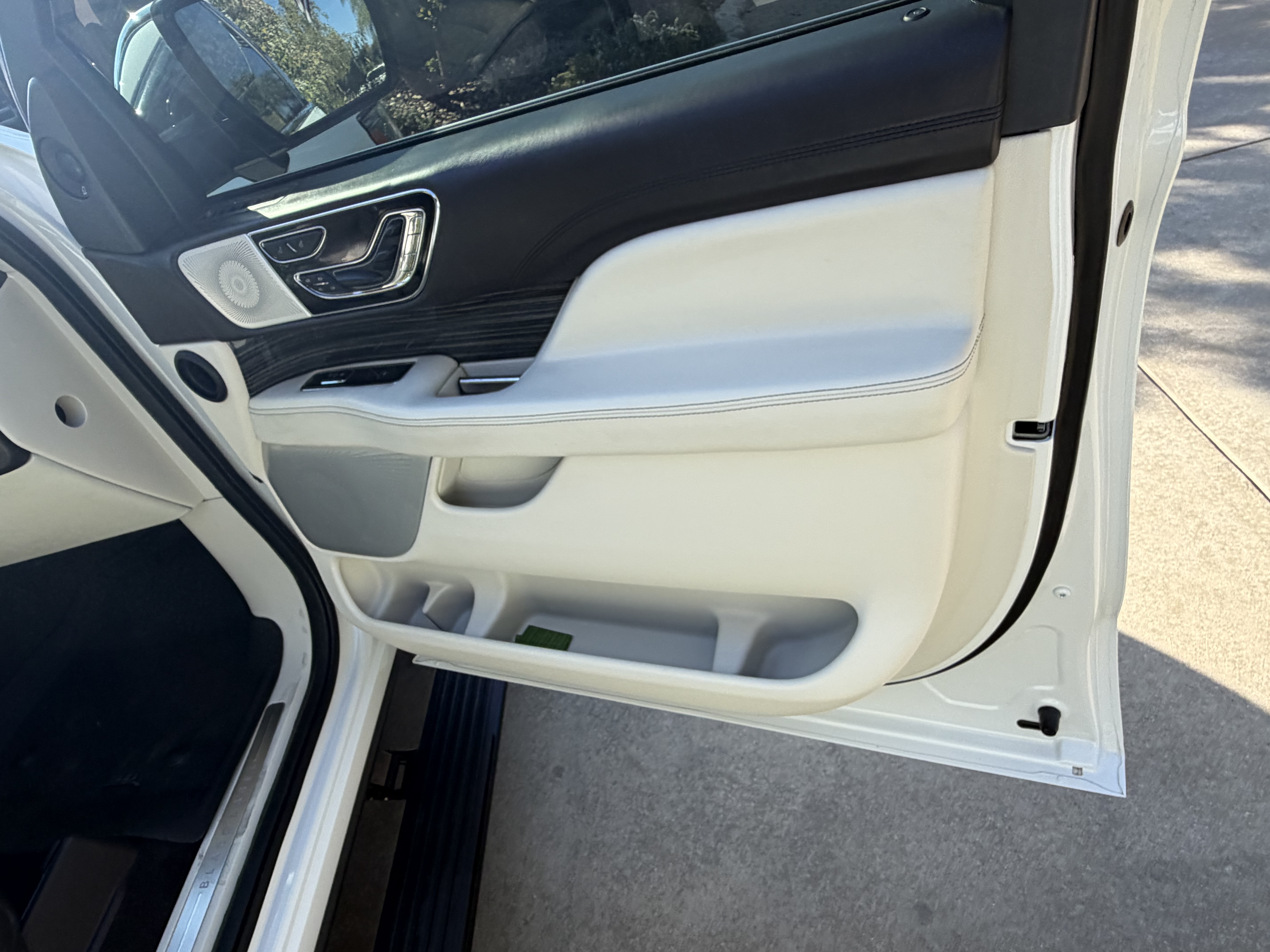 Used 2023 Lincoln Navigator Black Label AWD/4WD image 15