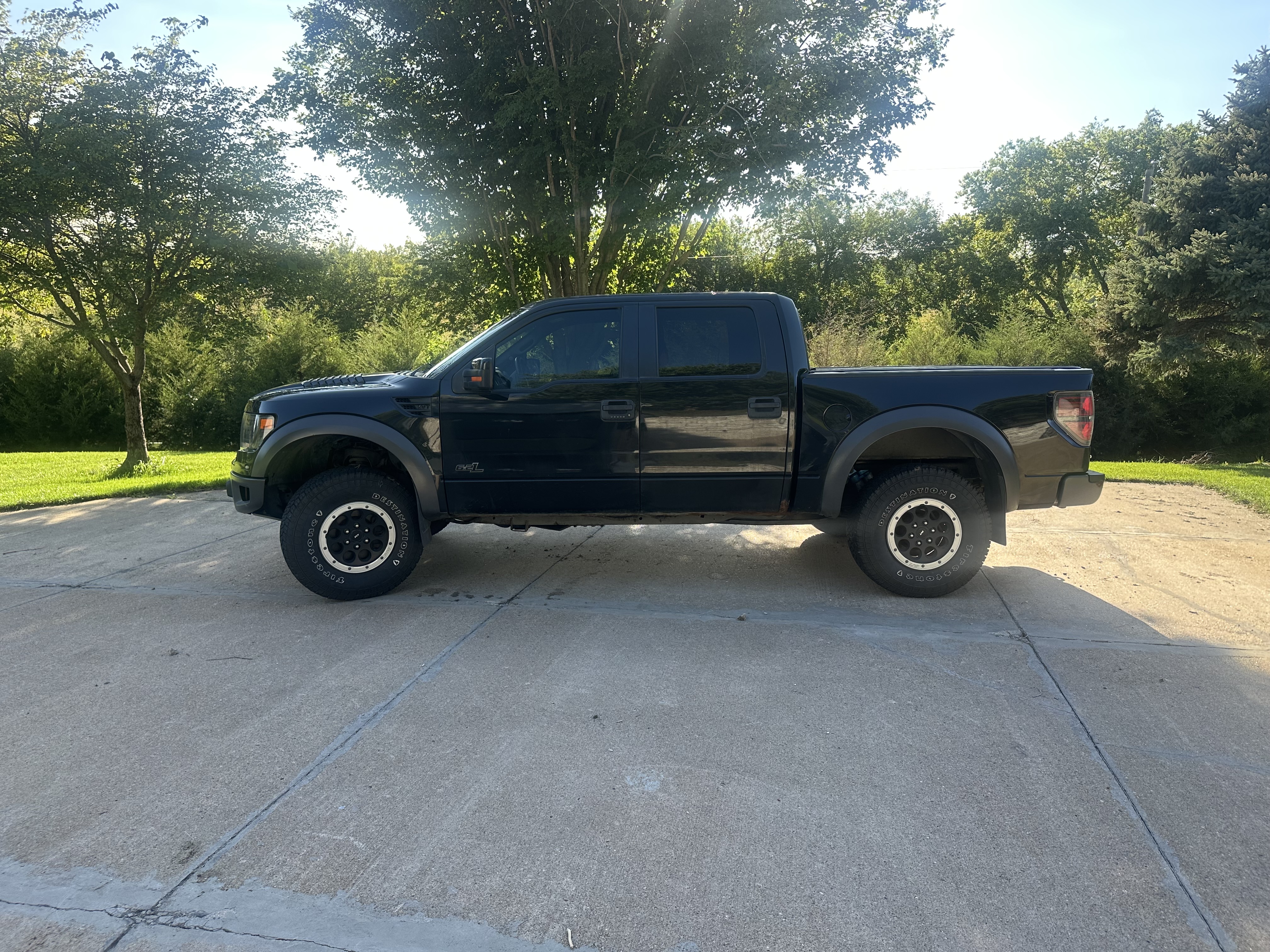Used 2014 Ford F150 Raptor w/ Equipment Group 801A Luxury AWD/4WD image 1