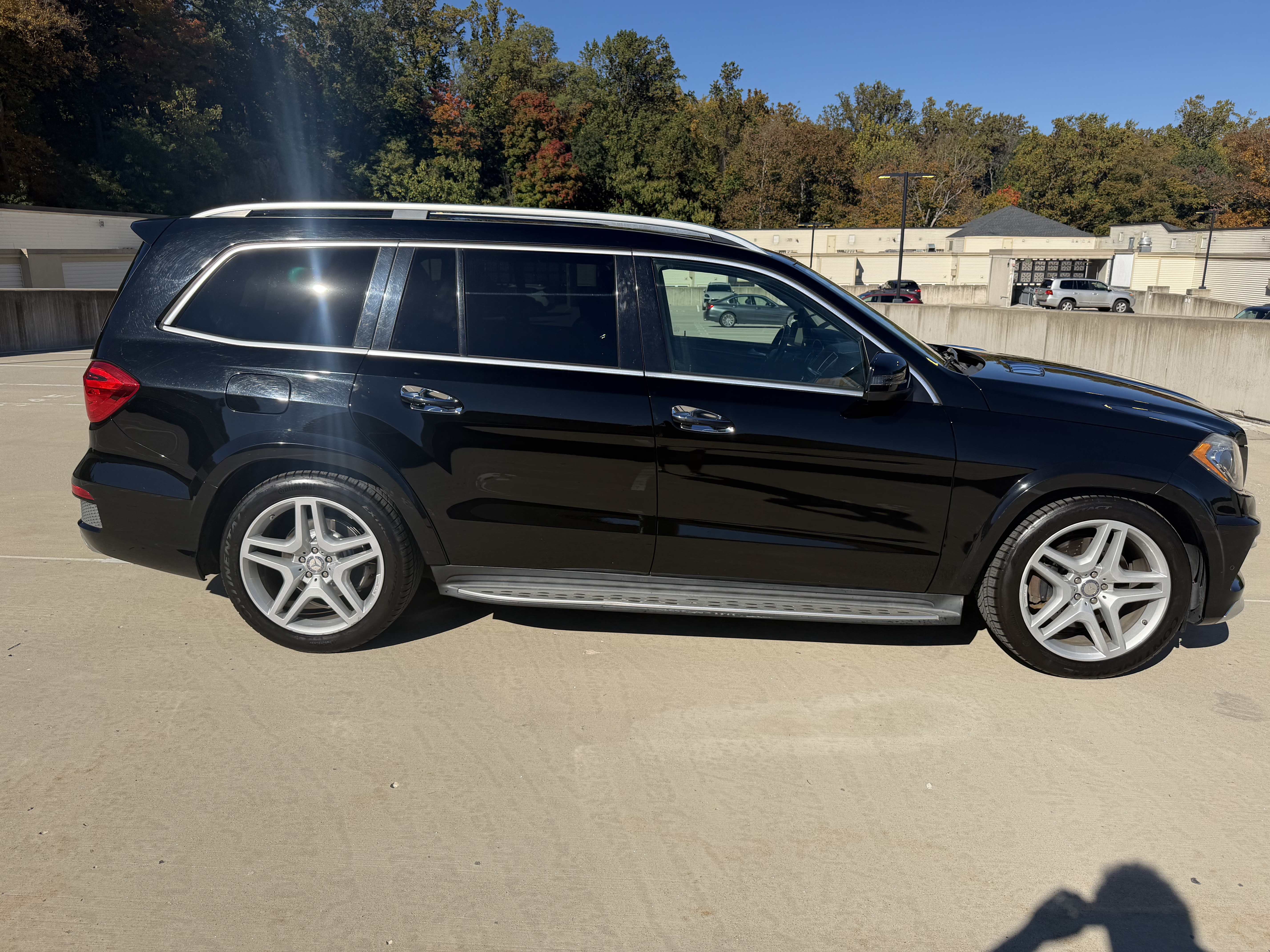 Used 2014 Mercedes-Benz GL 550 4MATIC image 5