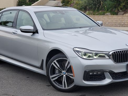 Used 2016 BMW 750i image 12