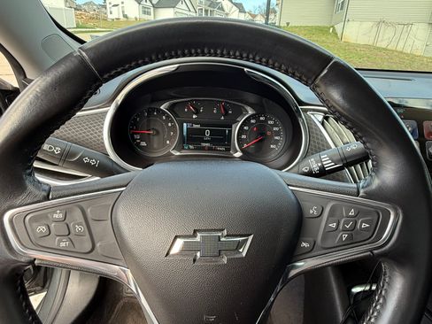 Used 2018 Chevrolet Malibu LT image 14