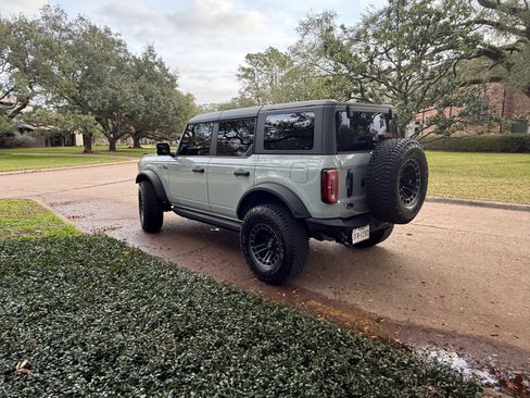 Used 2022 Ford Bronco Wildtrak image 6