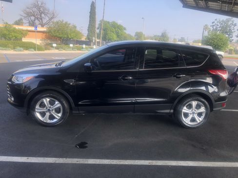 Used 2016 Ford Escape SE image 9