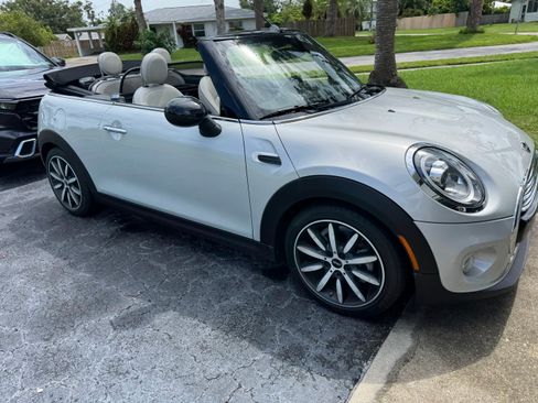 Used 2019 MINI Cooper Cooper Convertible 2D w/ Premium Package image 5