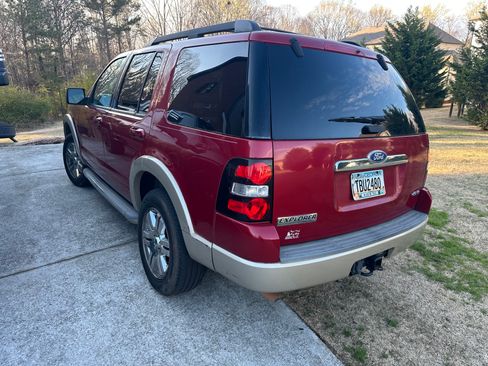 Used 2010 Ford Explorer Eddie Bauer image 2