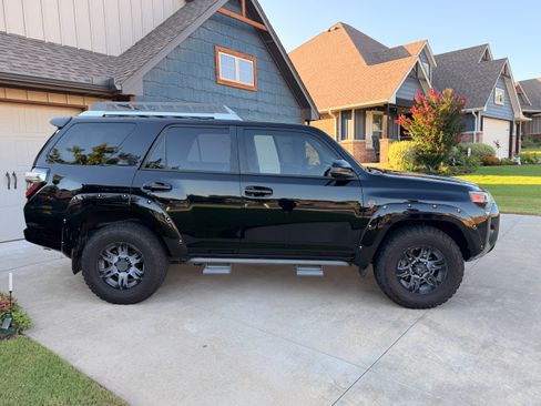 Used 2016 Toyota 4Runner Trail Premium AWD/4WD image 1
