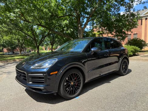 Used 2021 Porsche Cayenne GTS AWD/4WD image 8