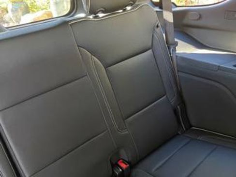 Used 2024 GMC Yukon SLT AWD/4WD image 14