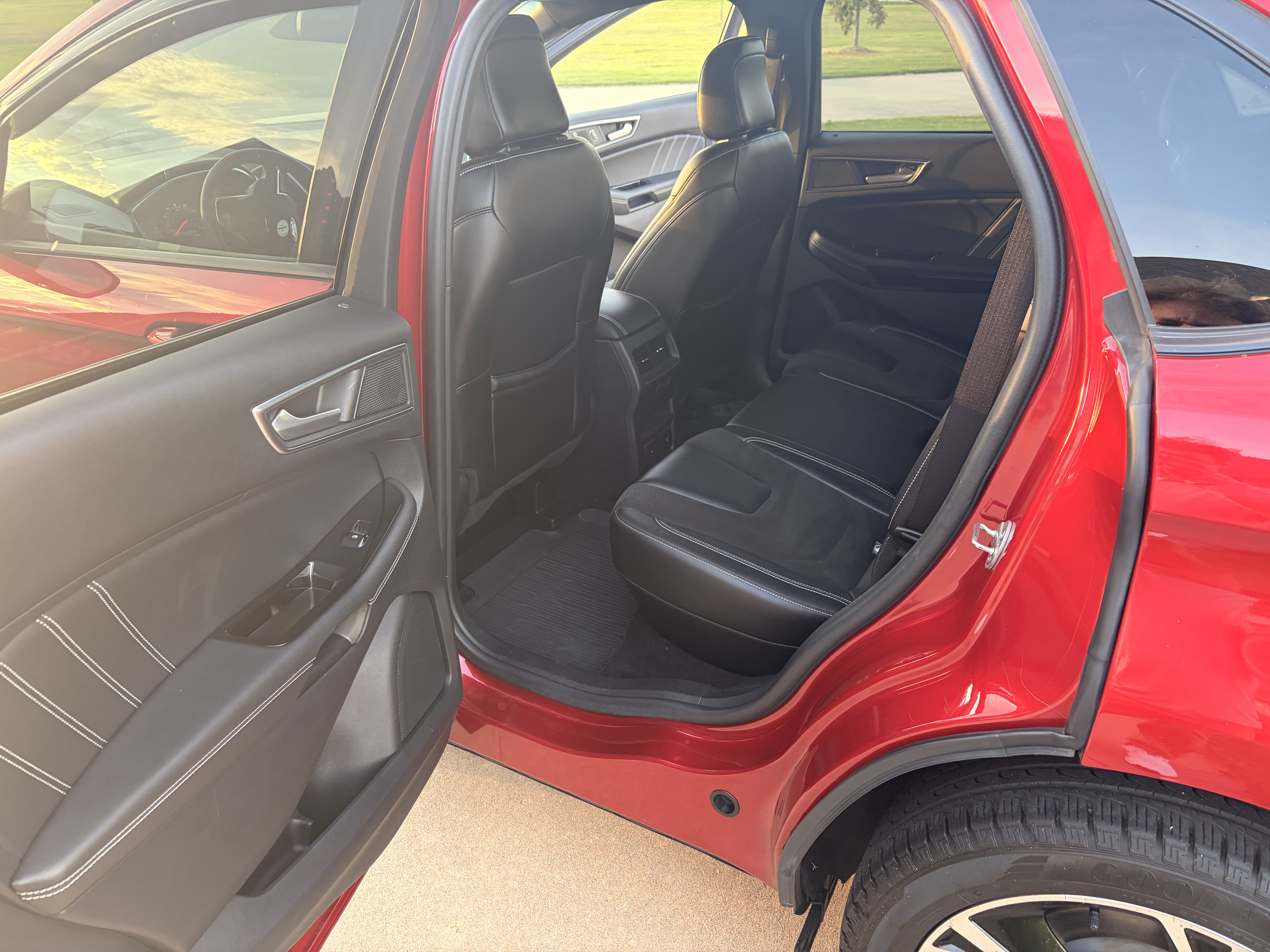 Used 2020 Ford Edge ST w/ Equipment Group 401A AWD/4WD image 26