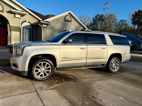 Used 2020 GMC Yukon XL Denali image 15