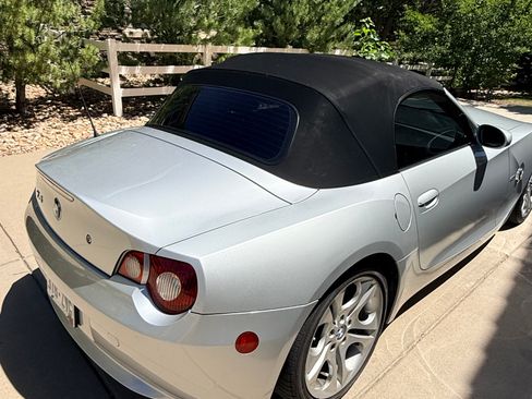Used 2005 BMW Z4 3.0i RWD image 4
