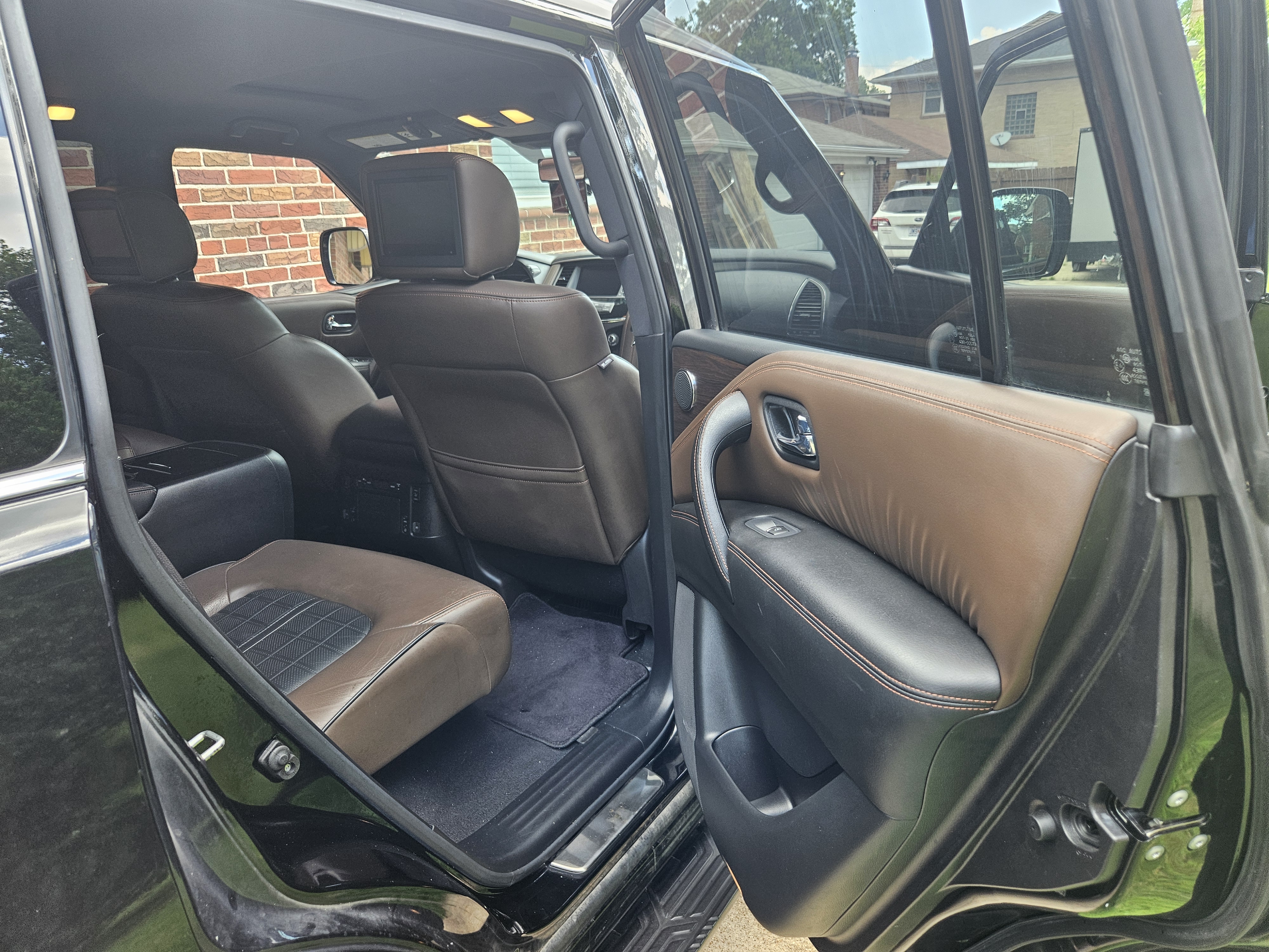 Used 2018 Nissan Armada Platinum w/ Captain Seat Package AWD/4WD image 16