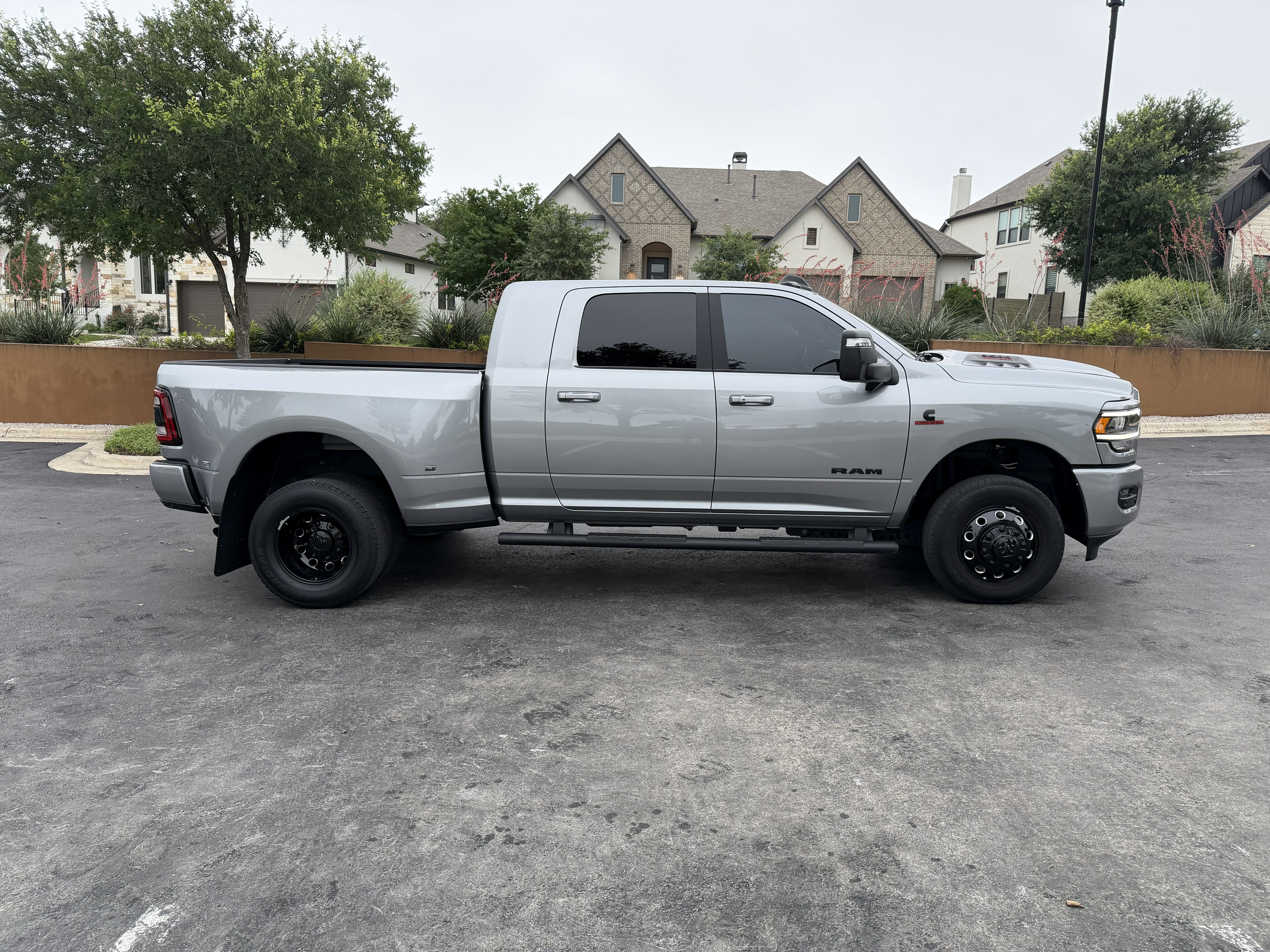Used 2024 RAM 3500 Laramie w/ Night Edition AWD/4WD image 15