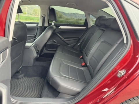 Used 2019 Volkswagen Passat 2.0T Wolfsburg w/ Wheels & Sunroof Package FWD image 10