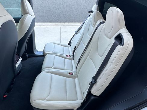 Used 2023 Tesla Model X image 15