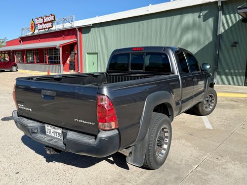 Used 2014 Toyota Tacoma PreRunner w/ Convenience Package image 4