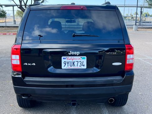 Used 2012 Jeep Patriot Latitude w/ Sun/Sound Group AWD/4WD image 10