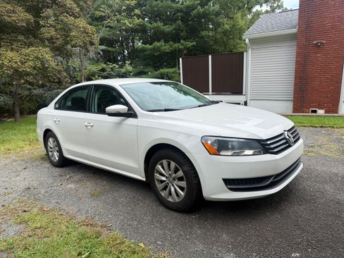 Used 2013 Volkswagen Passat 2.5 S FWD image 10