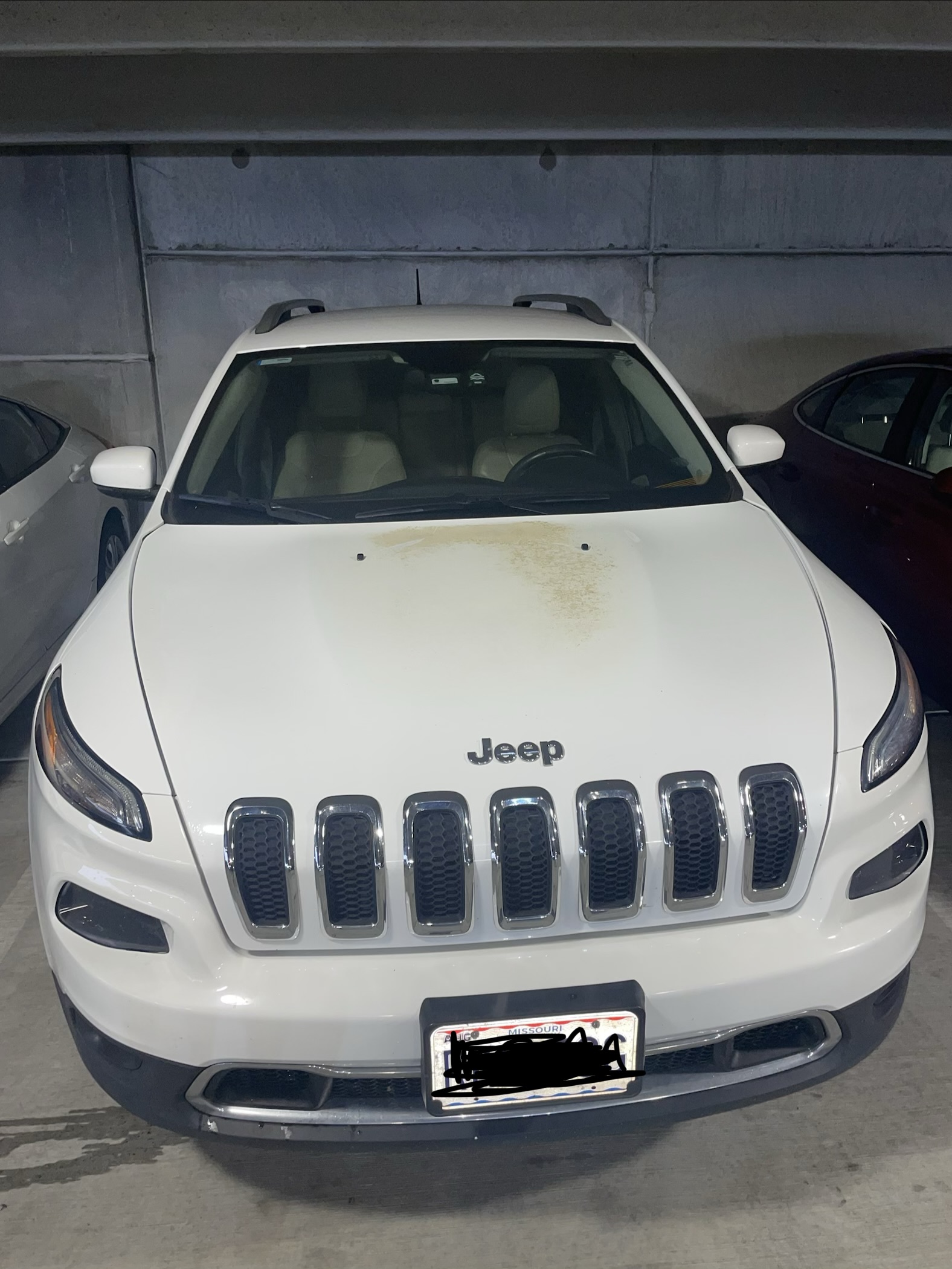 Used 2015 Jeep Cherokee Limited w/ Luxury Group FWD image 2