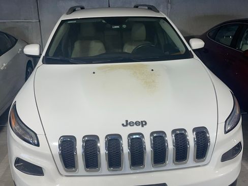 Used 2015 Jeep Cherokee Limited w/ Luxury Group FWD image 2
