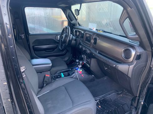 Used 2018 Jeep Wrangler Unlimited Sport S image 6