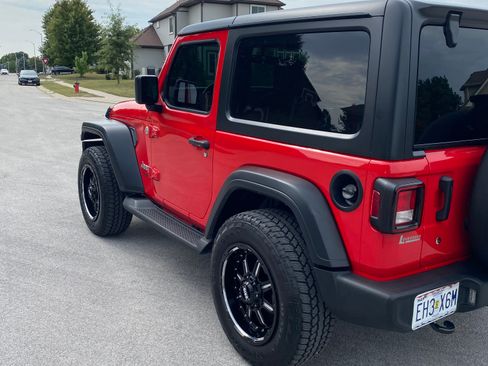 Used 2018 Jeep Wrangler Sport image 4