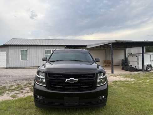 Used 2020 Chevrolet Tahoe Premier w/ RST 6.2L Performance Edition AWD/4WD image 4