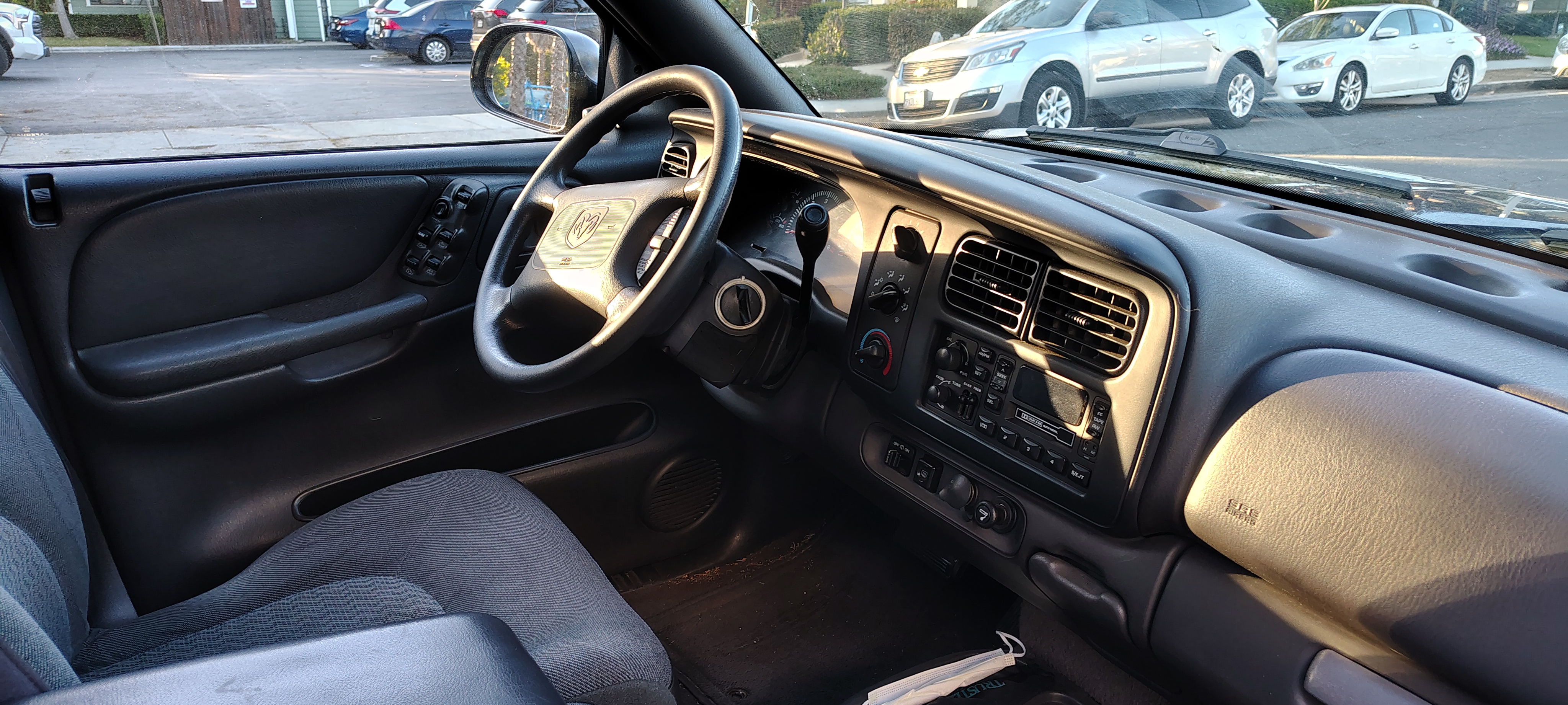 Used 2000 Dodge Durango 2WD image 2