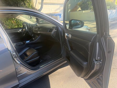 Used 2016 Lexus CT 200h FWD image 11