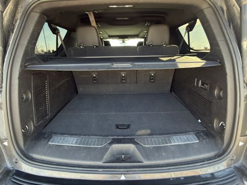 Used 2021 Chevrolet Suburban Premier image 20