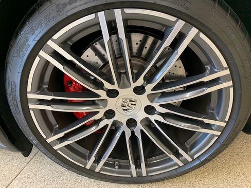 Used 2014 Porsche 911 4 Coupe image 15