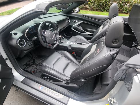 Used 2018 Chevrolet Camaro SS w/ Redline Edition image 12