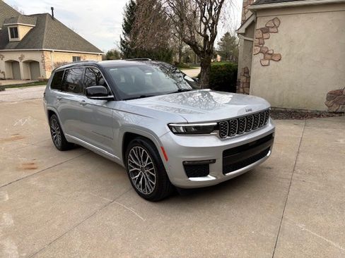 Used 2021 Jeep Grand Cherokee L Summit image 5