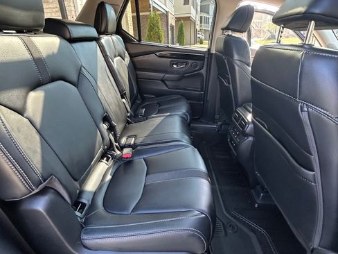 Used 2025 Honda Pilot Touring image 23
