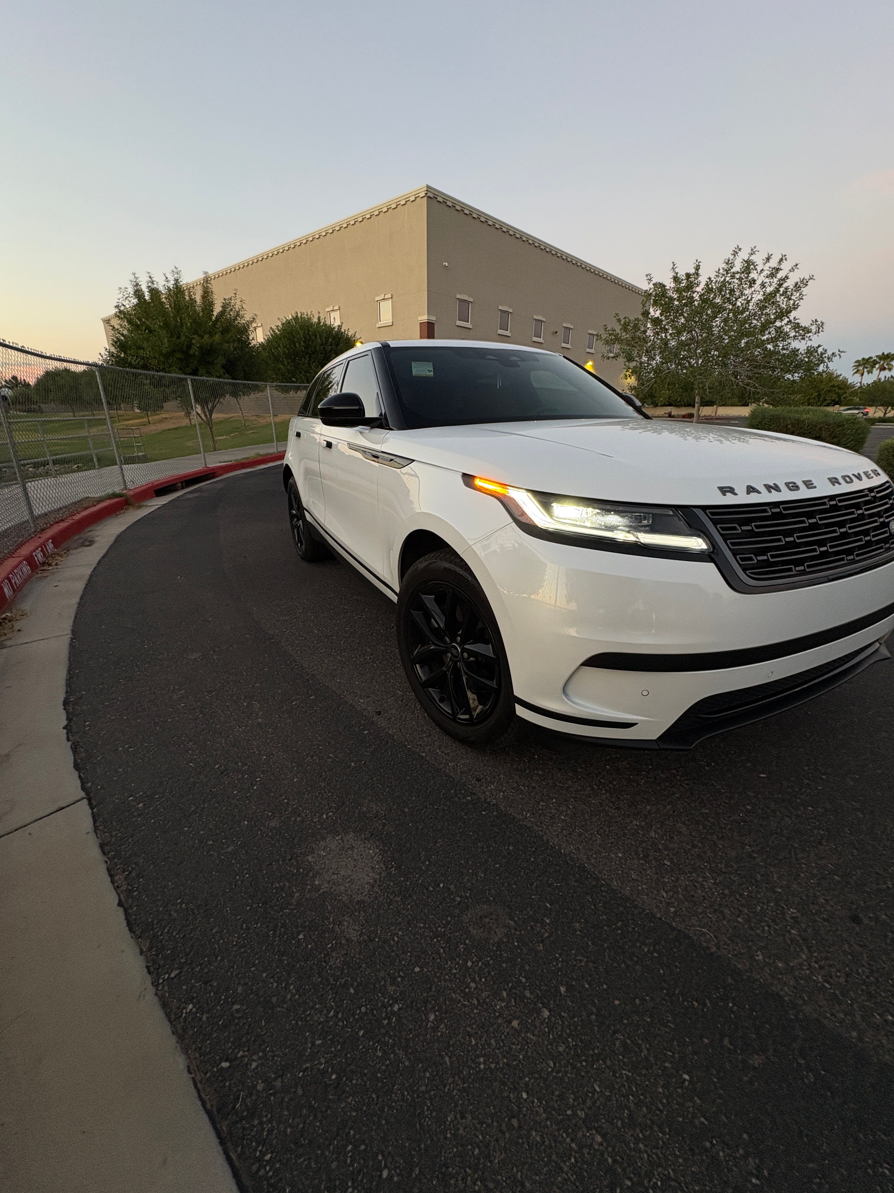 Used 2025 Land Rover Range Rover Velar S AWD/4WD image 4