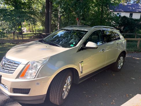 Used 2013 Cadillac SRX Luxury w/ Driver Awareness Package FWD image 1