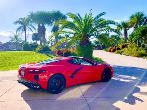 Used 2020 Chevrolet Corvette Stingray Preferred Cpe w/ 2LT Preferred Equipment Group image 1