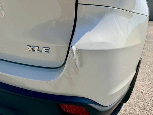 Used 2019 Toyota Highlander XLE image 22