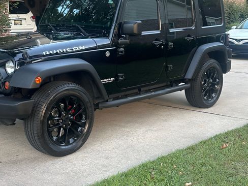 Used 2013 Jeep Wrangler Unlimited Rubicon w/ Connectivity Group image 1