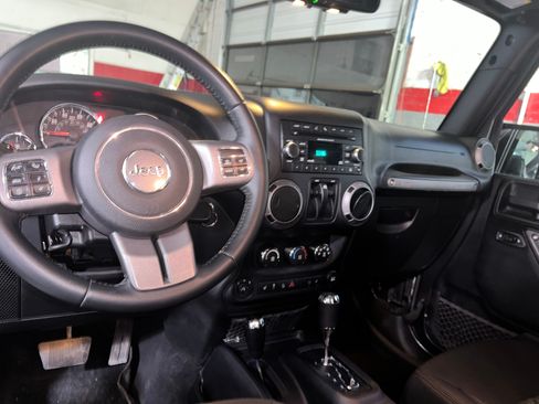 Used 2016 Jeep Wrangler Sport image 7
