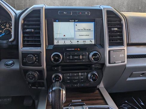 Used 2017 Ford F150 Lariat w/ Equipment Group 502A Luxury image 9