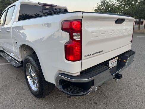 Used 2019 Chevrolet Silverado 1500 LT w/ All-Star Edition AWD/4WD image 12