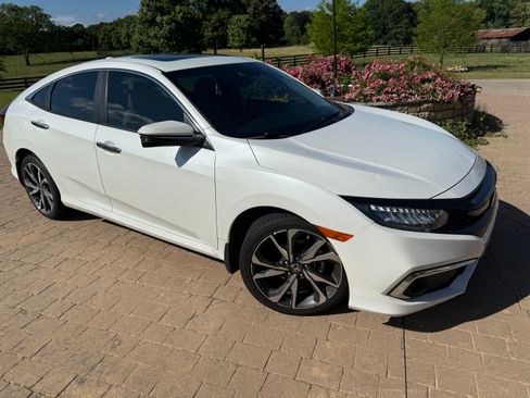 Used 2020 Honda Civic Touring image 2