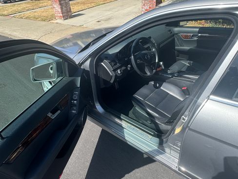 Used 2010 Mercedes-Benz C 300 Sedan image 2