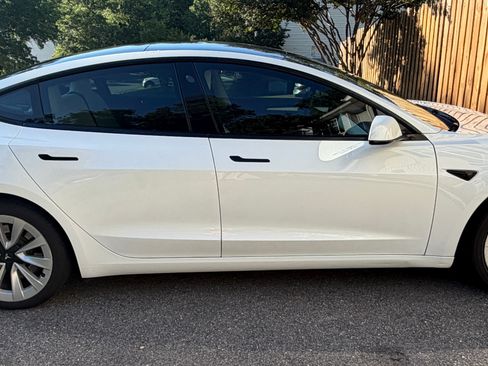 Used 2022 Tesla Model 3 Long Range AWD/4WD image 9